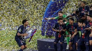 Ligue des champions: les héros parisiens fêtés par leurs supporters