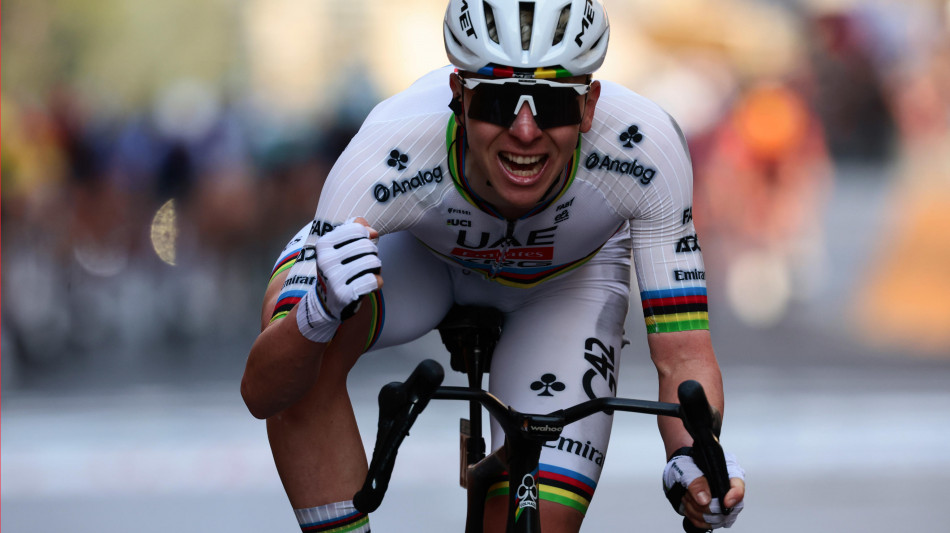 Pogacar trionfa al Giro della Fiandre, terzo successo nella classica belga