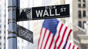 Wall Street apre debole, Dj -0,05%, Nasdaq +0,42%