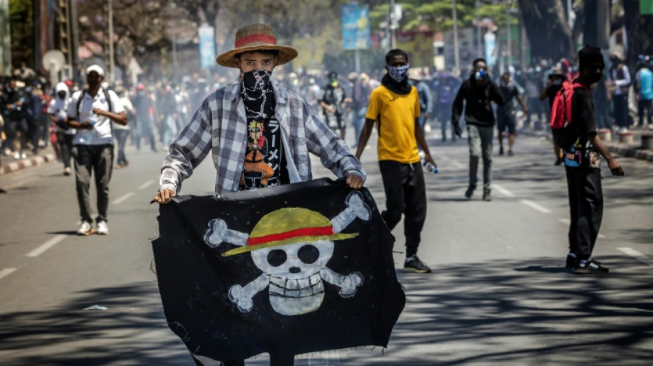 Police clash with protesters as thousands rally in Madgascar