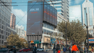 Borsa: Asia debole, guarda piano BoJ e telefonata Trump-Jinping