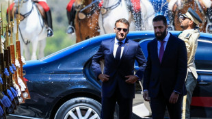 Macron affiche son soutien &agrave; Chareh pour stabiliser la Syrie, apr&egrave;s deux attentats &agrave; Damas 