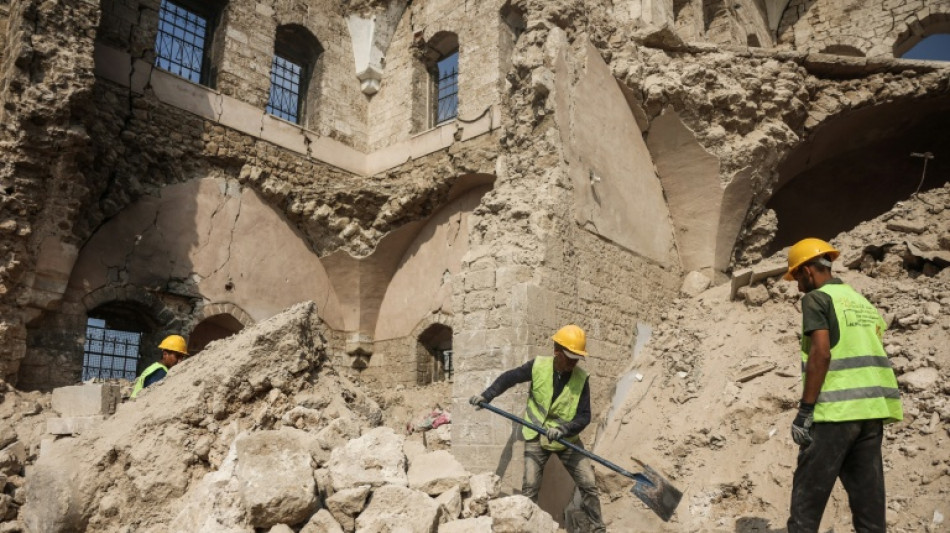 Palestinos aproveitam tr&eacute;gua em Gaza para restaurar monumento hist&oacute;rico