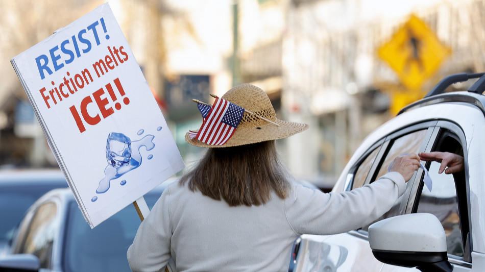 Media, agente federale ha sparato ad un uomo a Minneapolis