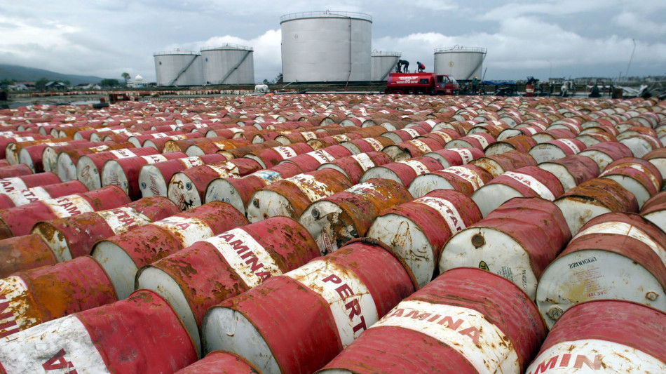 Il petrolio chiude in calo a New York a 62,35 dollari