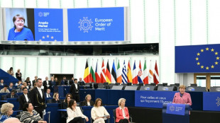 Altkanzlerin Merkel ruft zu Einsatz f&uuml;r "Frieden" und "Demokratie" in Europa auf