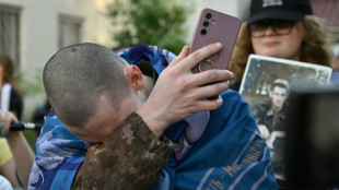 Ukraine : larmes et sourires lors du plus grand échange de prisonniers entre Kiev et Moscou