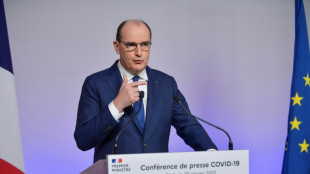 Covid: le gouvernement all&egrave;gera les restrictions en f&eacute;vrier