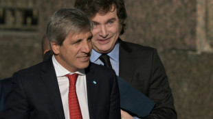 Los "dólares del colchón", el tesoro de los argentinos que Milei quiere desenterrar