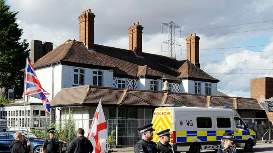 Le gouvernement britannique peut continuer à héberger des demandeurs d'asile dans un hôtel