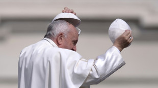 La mort du pape à 88 ans crée une vague d'émotion à travers le monde