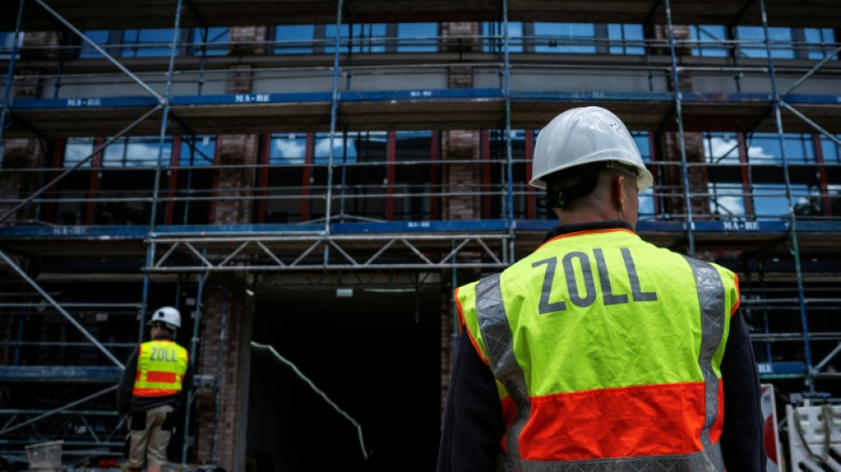 850 Beamte bei gro&szlig;angelegter Razzia: Ermittlungen wegen Schwarz- und Zwangsarbeit