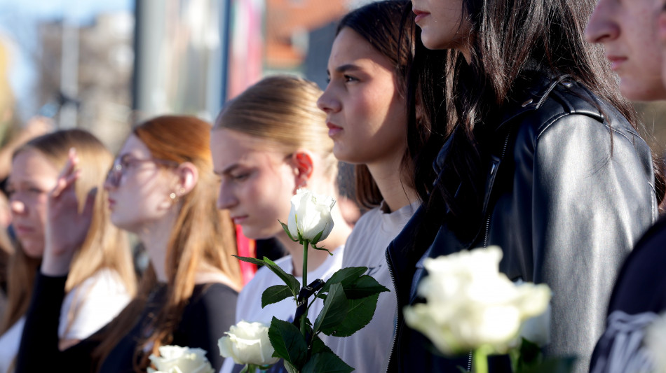 A Novi Sad migliaia al raduno commemorativo della strage