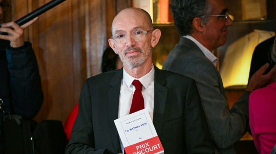 Le Goncourt attribué à Laurent Mauvignier pour "La maison vide"