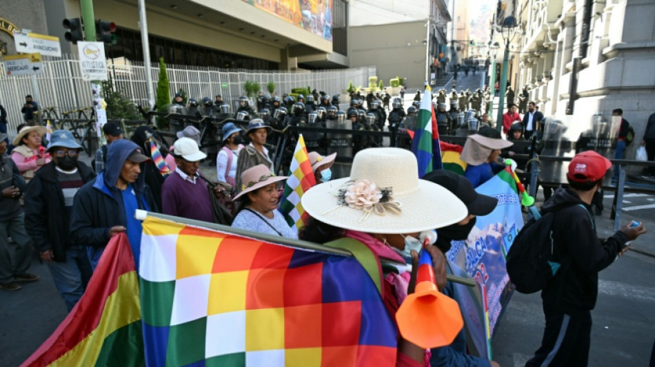 Paz anuncia reorganizaci&oacute;n de su gobierno para frenar protestas en Bolivia