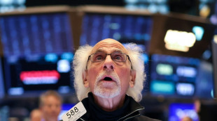 Wall Street termine en baisse, dans l'attente de nouvelles étapes de la guerre commerciale