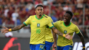Vini Jr. e Raphinha são indicados à Bola de Ouro