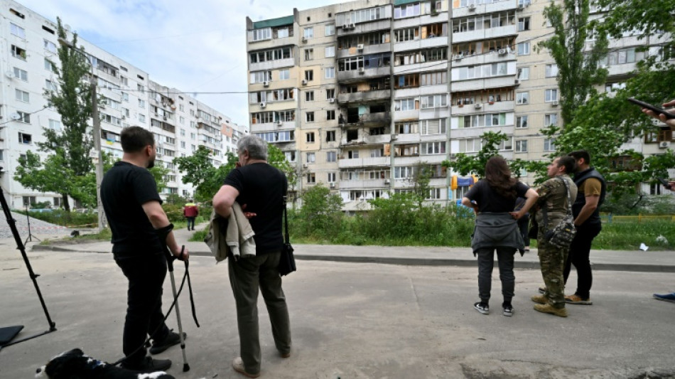 Une nouvelle attaque massive sur l'Ukraine fait au moins 9 morts, avant un dernier échange de prisonniers 