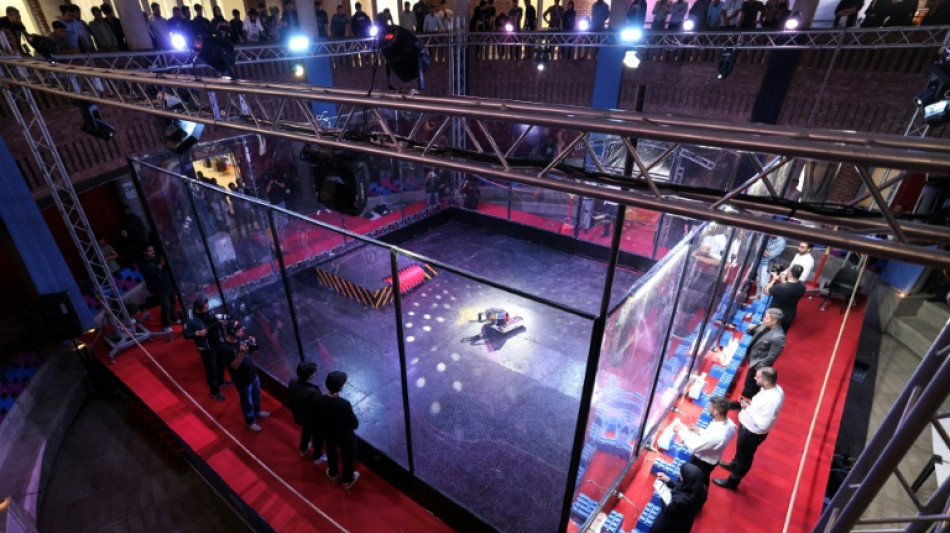 En Iran, les futurs prodiges de la tech en décousent sur le ring avec leurs robots