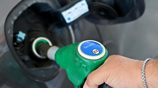 Benzina, proseguono i rincari, verde servita a 1,9 euro