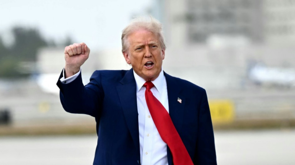 Droits de douane: des démocrates soupçonnent Trump de possible délit d'initié