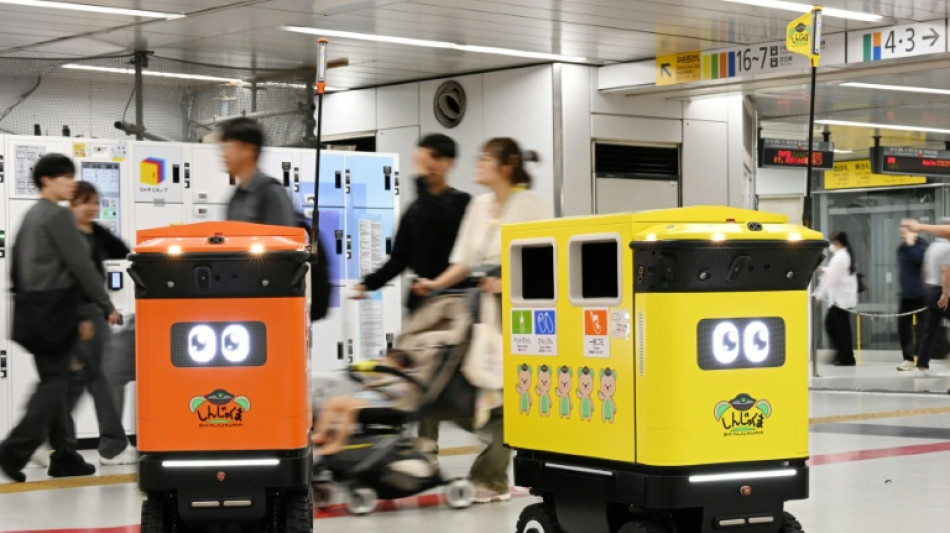 Tokio prueba robots recolectores de basura en su estaci&oacute;n ferroviaria m&aacute;s concurrida