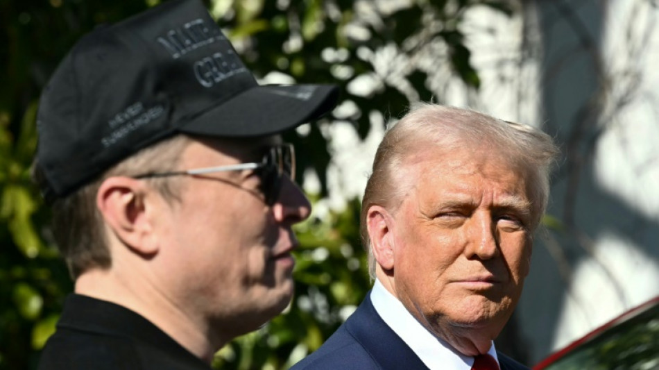Trump et Musk face à la presse après des révélations sur les addictions de l'entrepreneur