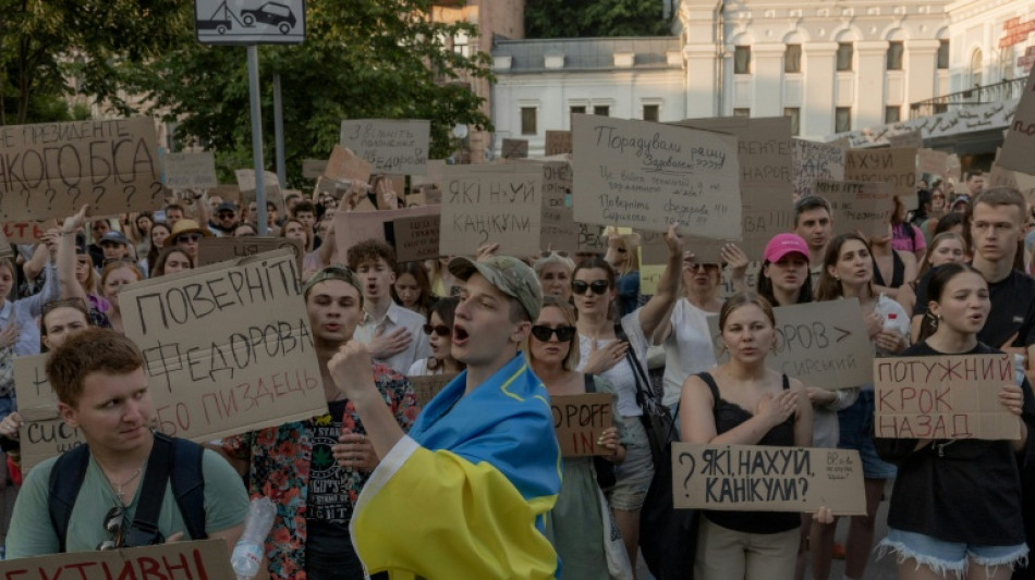 Zelensky faces deepening political crisis as protests dig in
