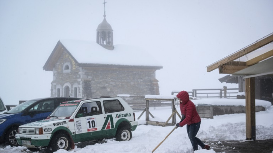 Enormes chutes de neige dans les Alpes, le risque d'avalanche perdure
