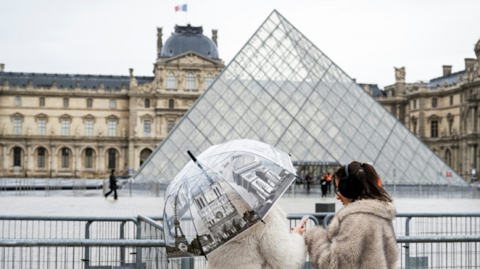 Louvre closes for the day due to strike