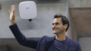 Federer torna in campo, esibizione in doppio a Shanghai