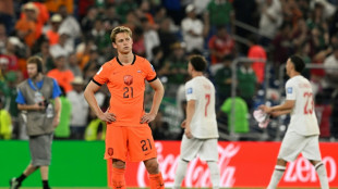 Barcelona's De Jong returns from World Cup with torn ligament