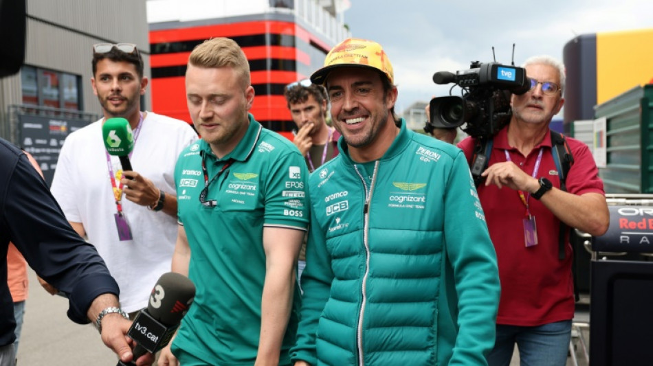 Alonso apunta a su primera victoria en una d&eacute;cada en Barcelona