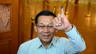 Chefe da junta militar de Mianmar permanece no poder, agora como presidente