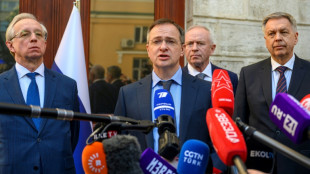 Ukraine: Trump annonce qu'il va parler à Poutine pour "mettre fin au bain de sang"