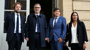 Le Parti socialiste se place un peu plus au centre du jeu de l'après-Bayrou