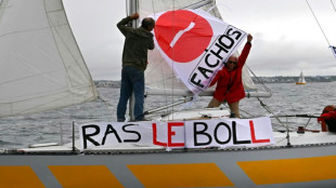 En Bretagne, une manifestation maritime et terrestre contre "l'empire Bolloré"