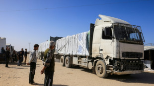 Fronteira com Egito reabre a conta-gotas para os palestinos de Gaza