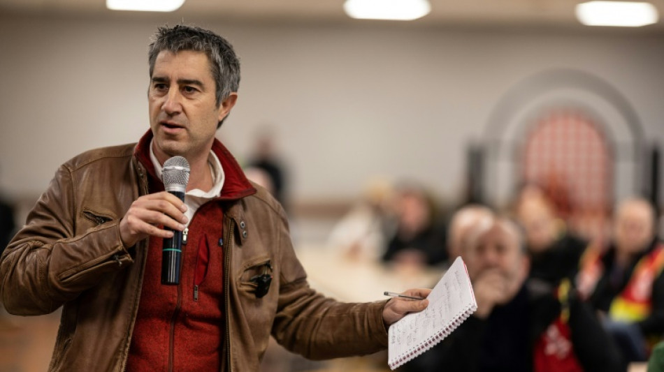 Arcelor Mittal: "L'Etat français doit intervenir au capital", estime François Ruffin