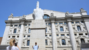Borsa: Milano apre in rialzo, +0,82%