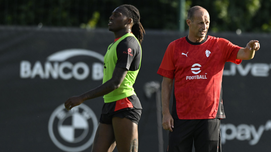 Milan: Allegri 'Leao deve pensare a fare gol, punte valutate su questo'