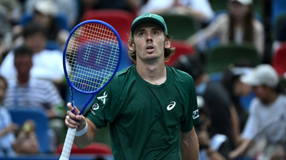 De Minaur, Auger-Aliassime through to Shanghai quarter-finals