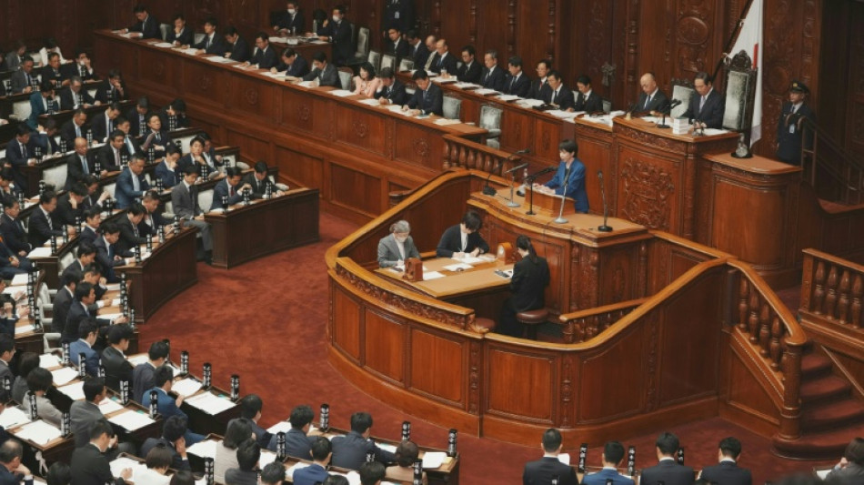 La nueva primera ministra de Japón aboga por la intransigencia con los extranjeros