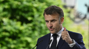 Macron tous azimuts, Bayrou encalminé: semaine à deux vitesses pour l'exécutif