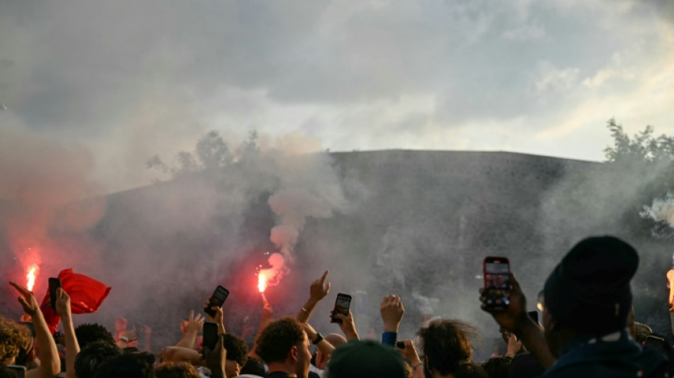 Ligue des champions: à Paris, la fête bat son plein après le sacre 
