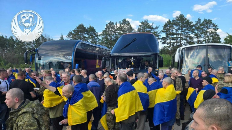 La Russie et l'Ukraine commencent leur échange record de prisonniers, salué par Trump