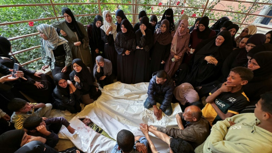 Israël pilonne Gaza après l'annonce d'une reprise limitée de l'aide humanitaire