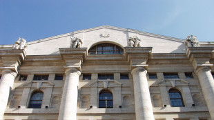 Borsa: Milano chiude in calo, Ftse Mib -2,8%