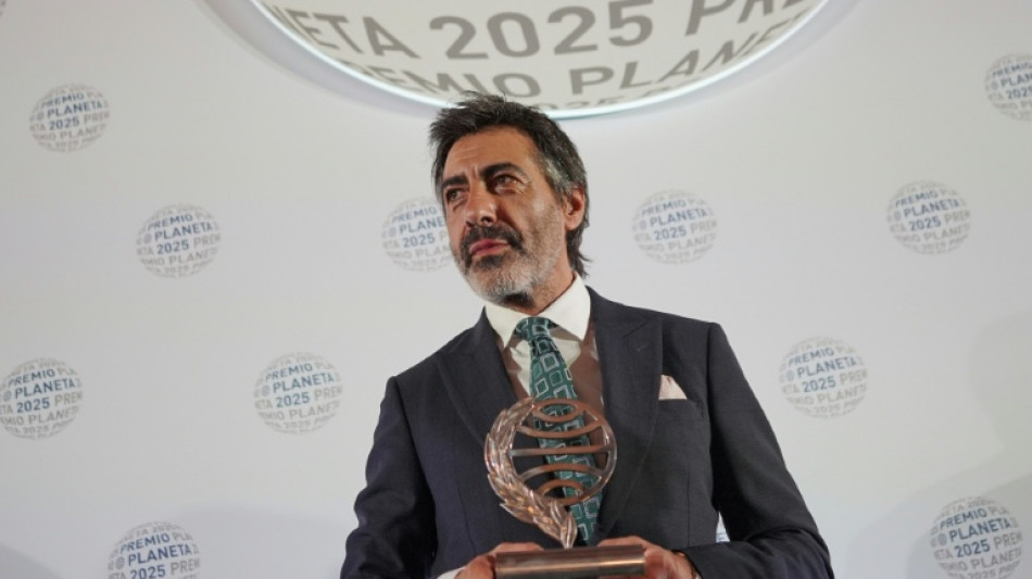 El Premio Planeta recompensa al mediático escritor español Juan del Val