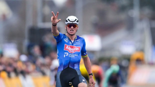 Van der Poel holds on for third straight E3 Classic victory